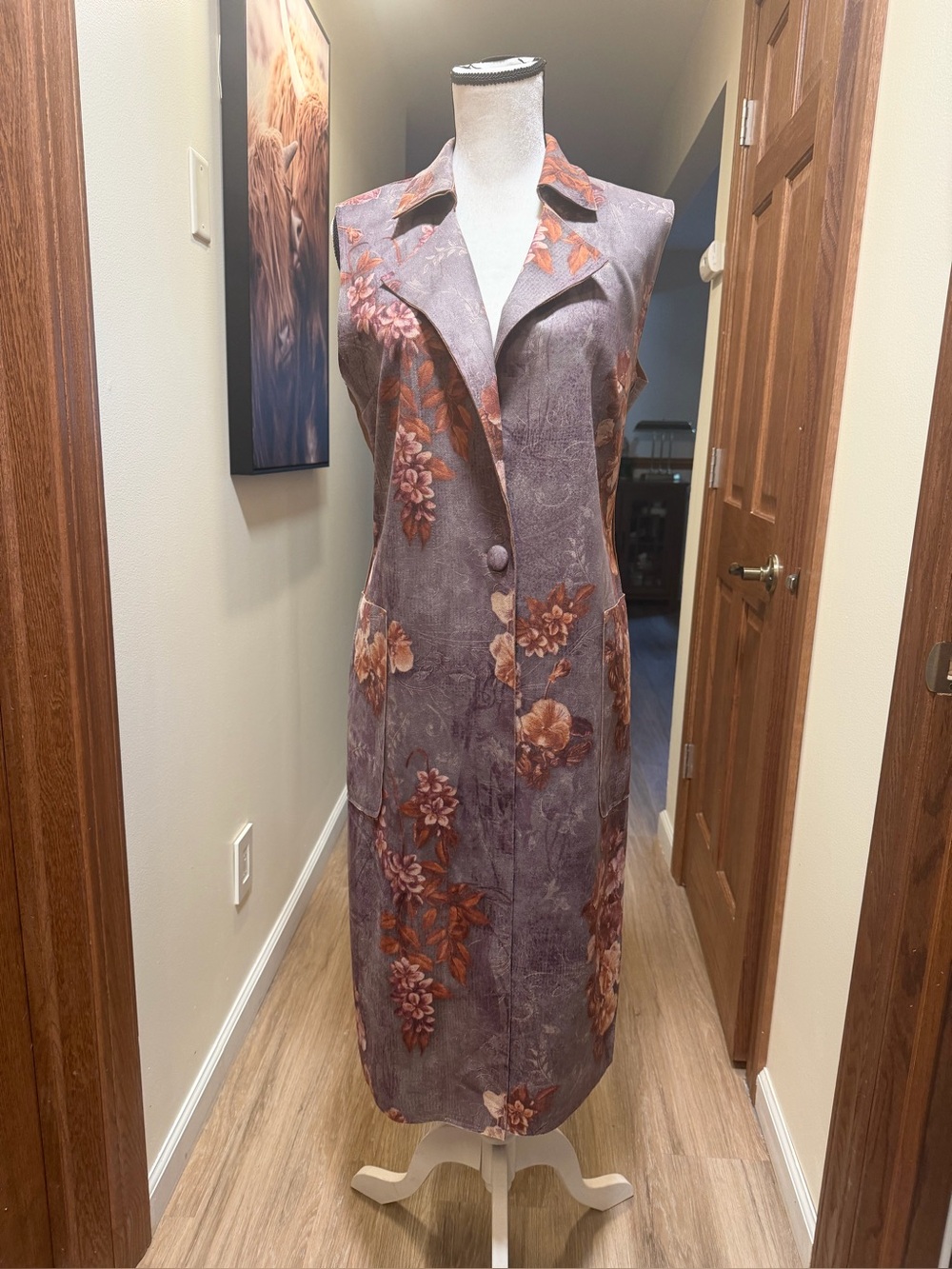 Solitaire NWT Size Large Floral Velvety Long Duster Vest Sleeveless Coat